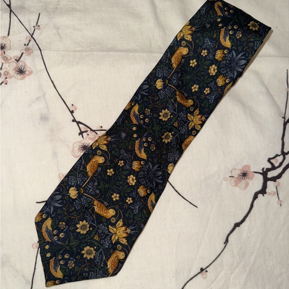 Floral Patterned Tie - Black and Gold